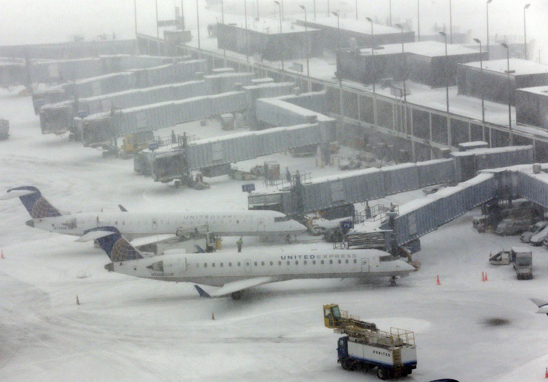 Por nueva tormenta de nieve cancelan más de dos mil vuelos en E.U.
