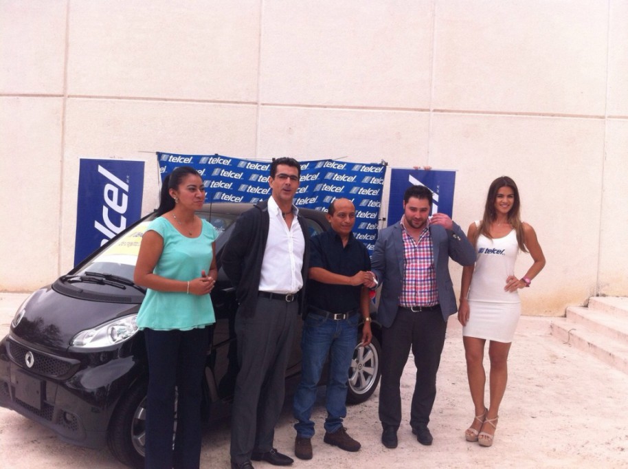 Telcel entrega auto al ganador de una trivia