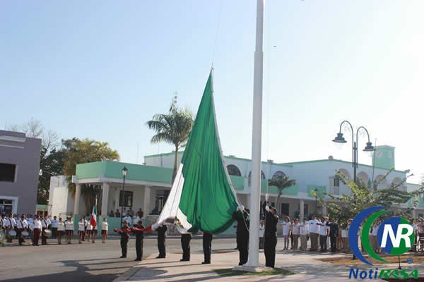 Conmemoran 194 Aniversario del Día de la Bandera, en Tizimín