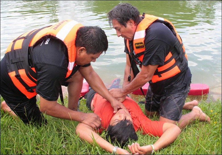 Imparten curso de rescate acuático a empleados municipales