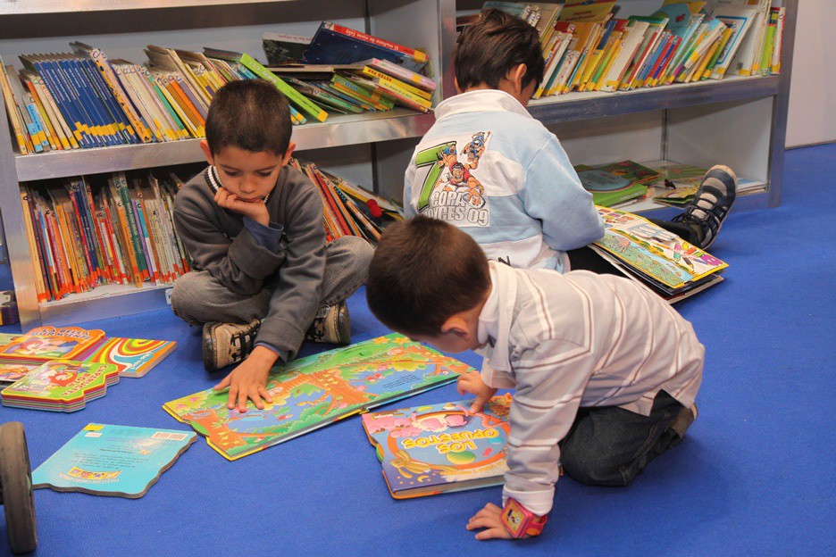 Buscan atraer a niños a los libros y a  la lectura