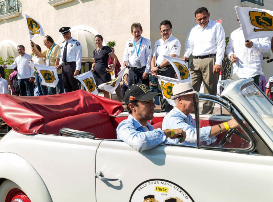 110 automóviles clásicos recorren la península yucateca