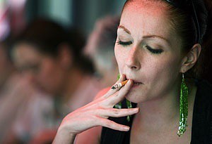 Cada vez son más mujeres fumadoras