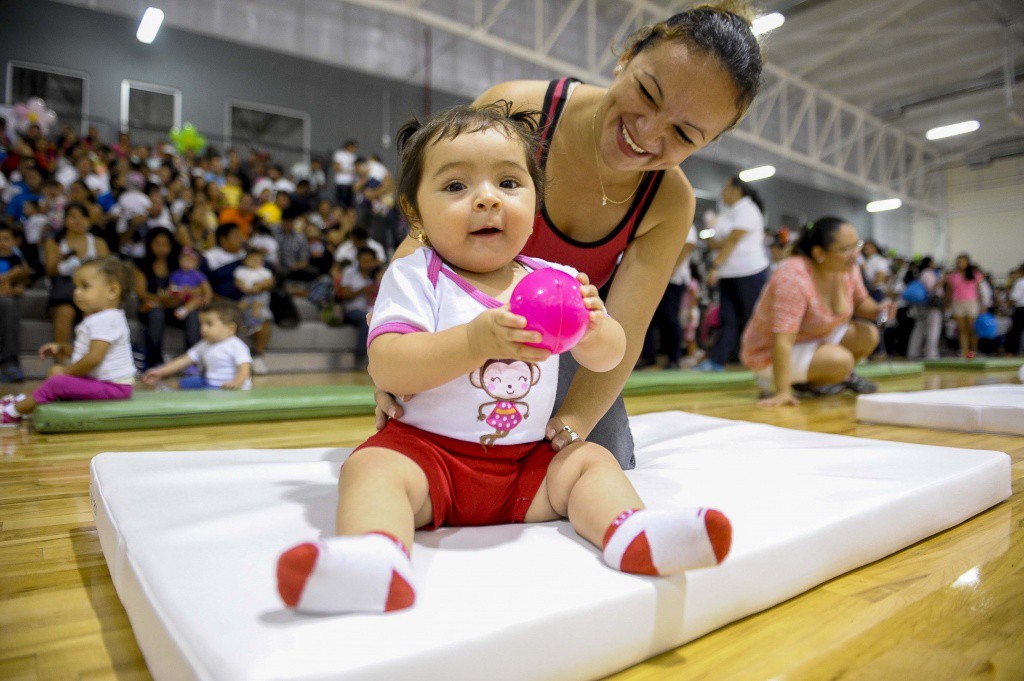 Cientos de niñas y niños se activan en familia