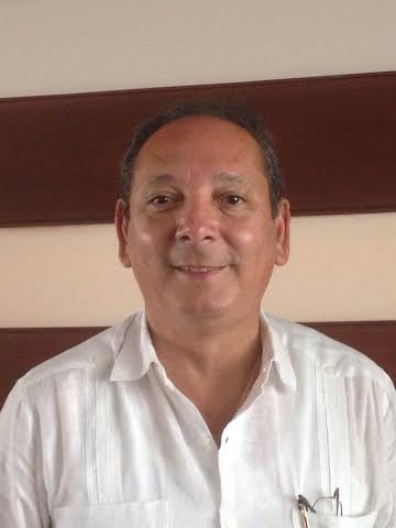 Jorge Vales acerca sus propuestas a tizimileños que radican en Mérida