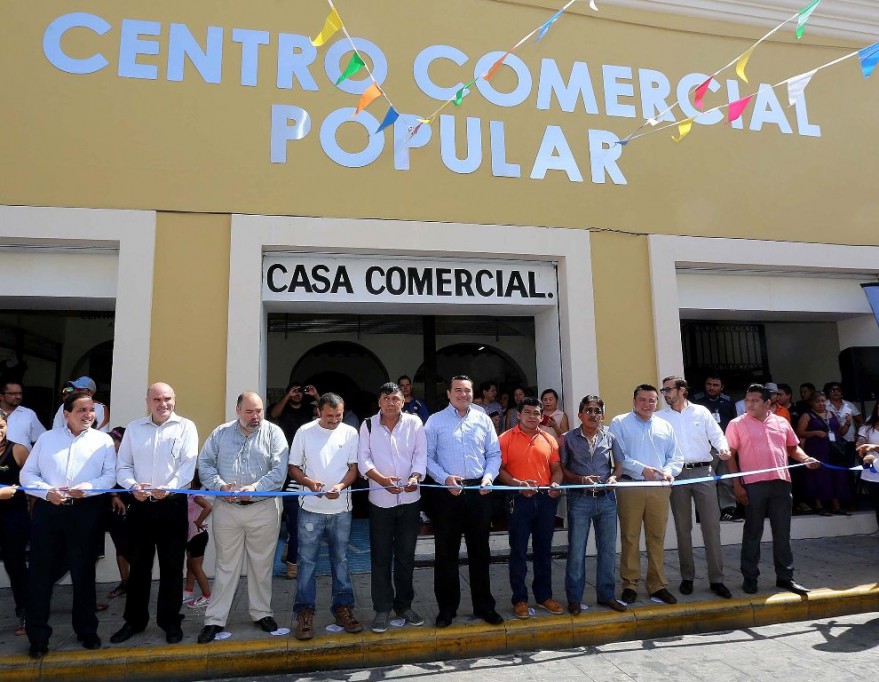 Inauguran Centro Comercial Popular