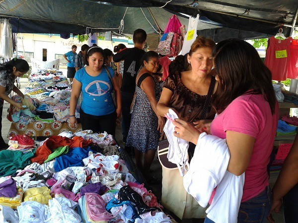 Comercios de Tizimín participan en tianguis de regreso a clases