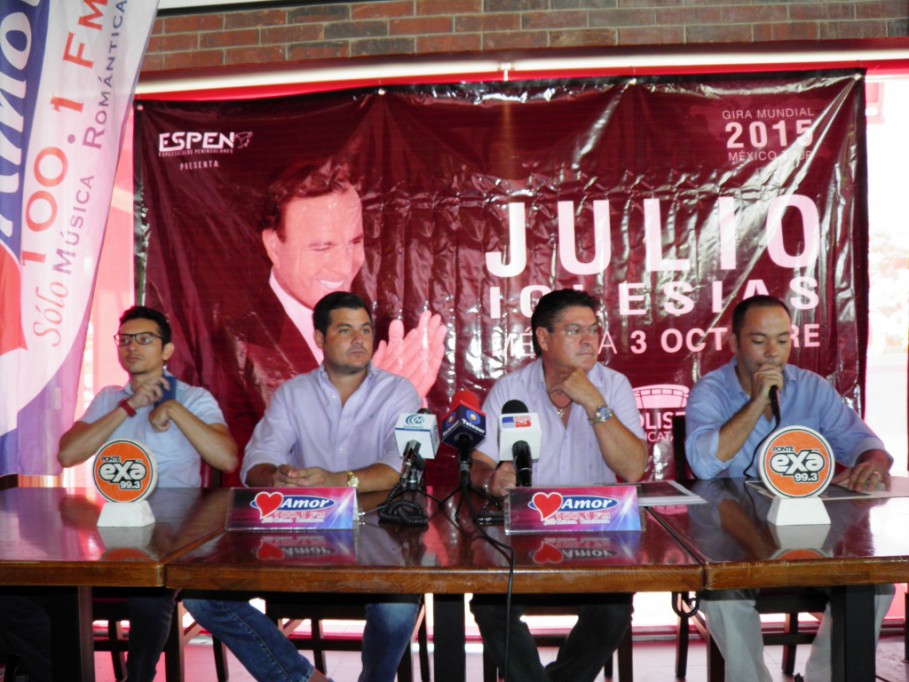 Julio Iglesias se presentará en Mérida