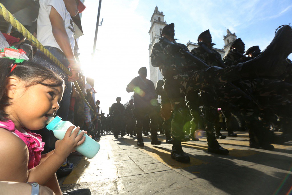 Familias disfrutaron el desfile Cívico-Militar