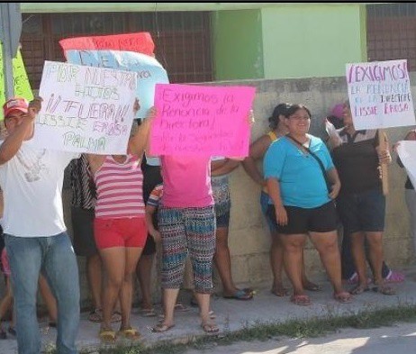 Destituyen a directora de primaria de El Cuyo