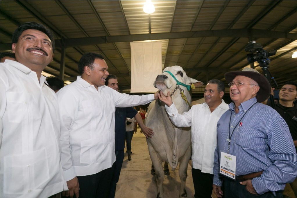 Baja afluencia al iniciar la Feria de Xmatkuil