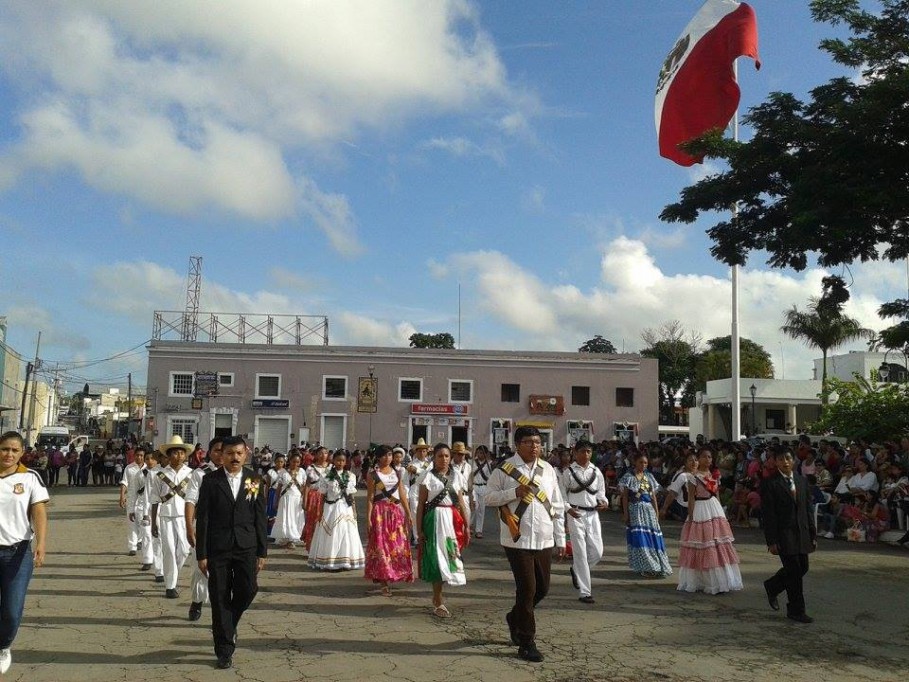 Marcialidad y disciplina en Desfile Cívico-Deportivo de Tizimín