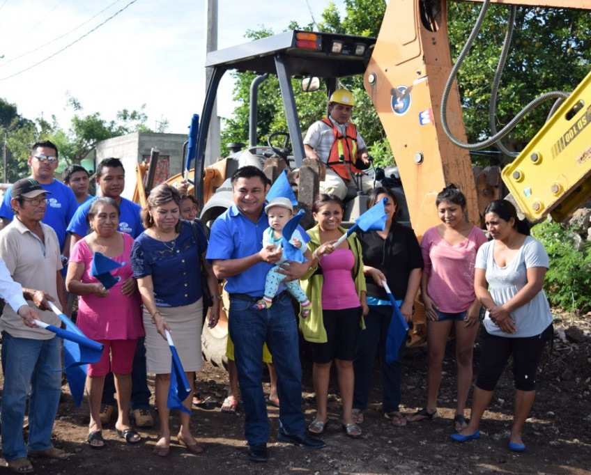 Inicia construcción de calles en Umán