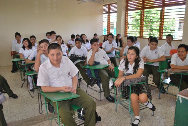 Detectan 40 escuelas con sobredemanda