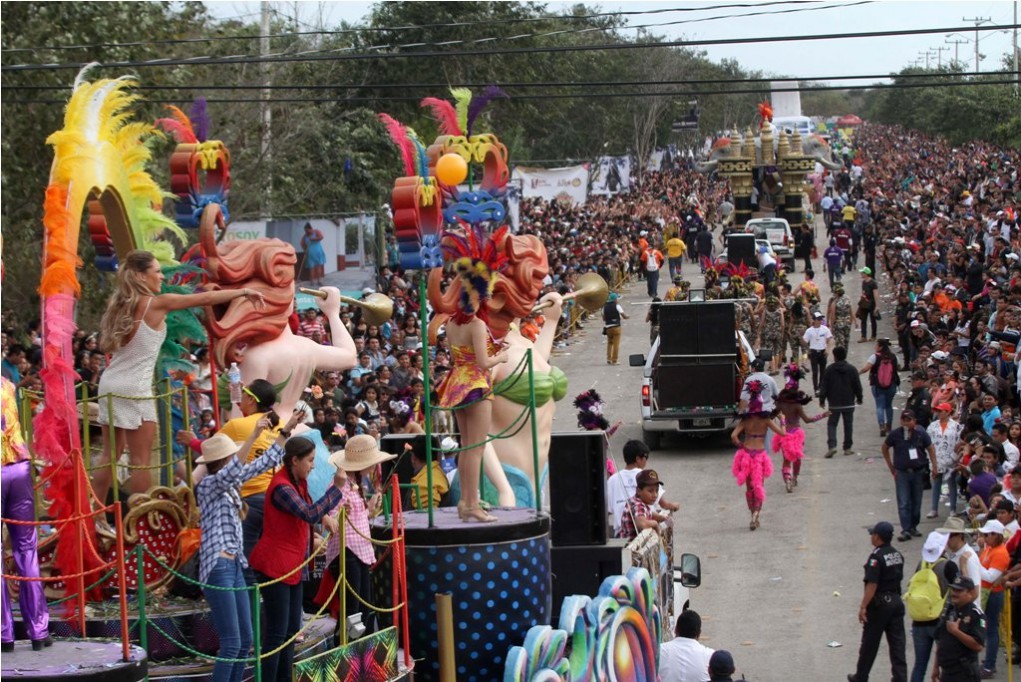 Meridanos apoyan el Carnaval en Xmatkuil