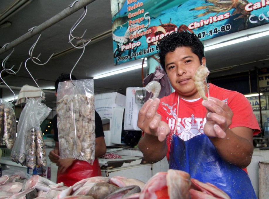 Esperan buenas ventas vendedores de pescados y mariscos