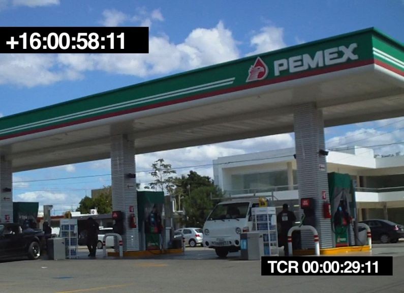 Rompen sellos en gasolinera clausurada