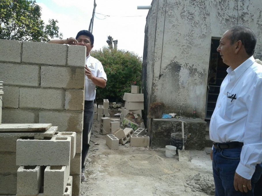 Supervisa IVEY construcción de dormitorios en Tizimín