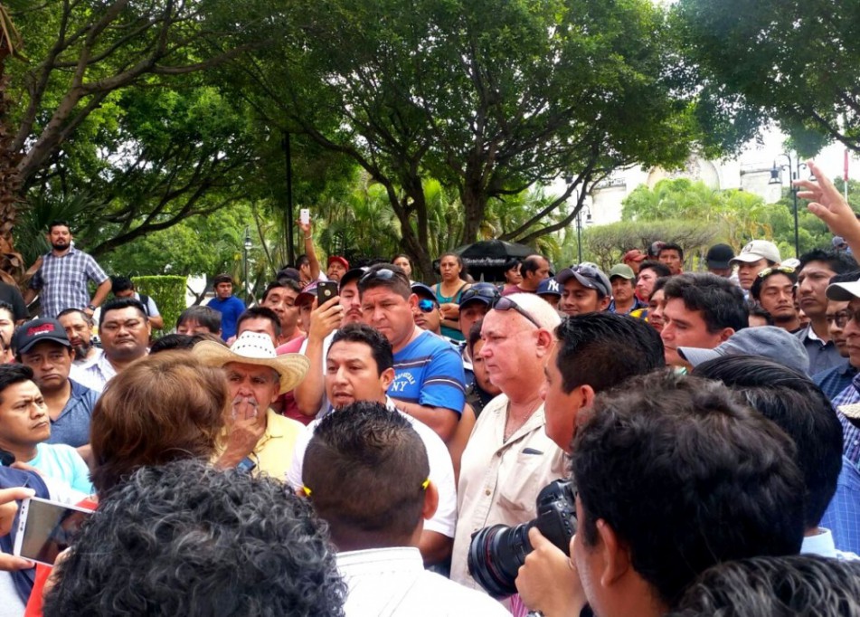 Chatarreros protestan en la Plaza Grande Chatarreros protestan en la Plaza Grande