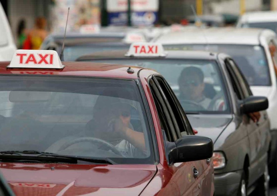 Más quejas por taxis piratas en Tizimín