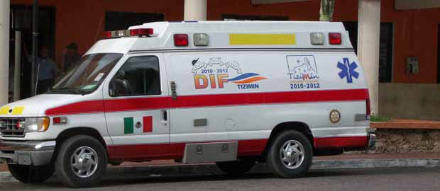 TIZIMIN: Se congratulan por nueva ambulancia.\r\n