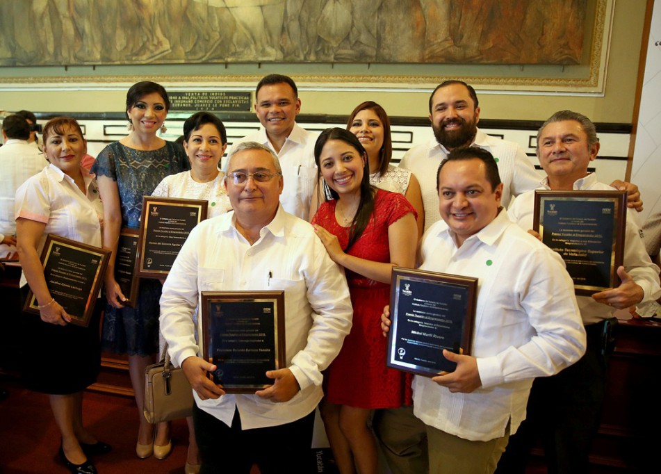 Entregan Premio Yucatán al Emprendedor