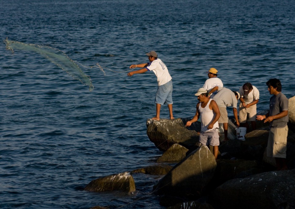 Pescadores piden beneficios de programas sociales