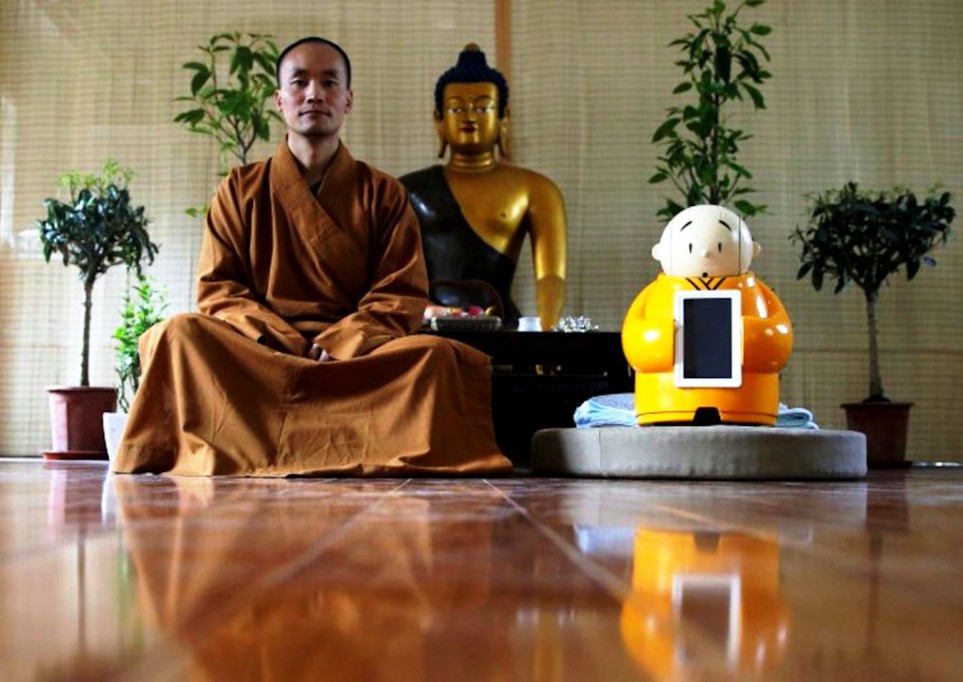 Robot difunde el Budismo