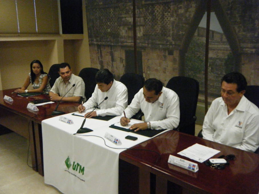 Firman convenio de colaboración la Japay y la UTM