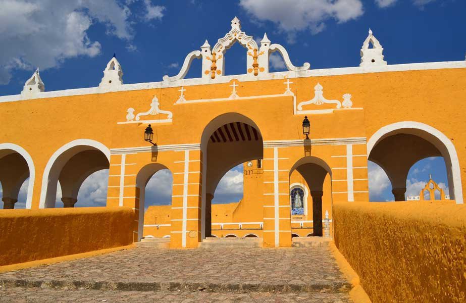 Realizarán en Izamal, Congreso Internacional de Mayistas