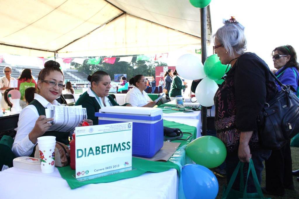 DiabetIMSS cuenta con un equipo multidisciplinario