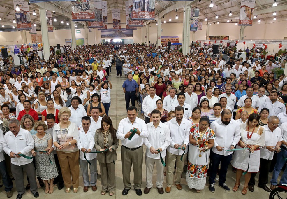 Cientos buscan trabajo en la Expo Empleo