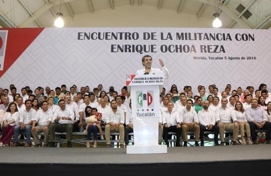 Nuevo líder priísta se reúne con militancia yucateca