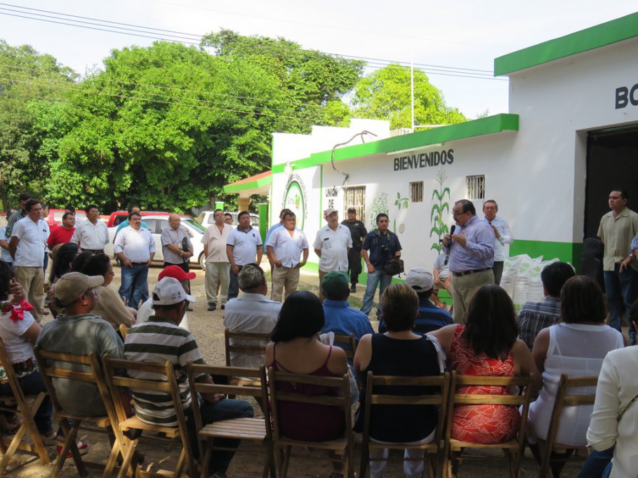 Ramírez Marín continúa cumpliendo con los apicultores 