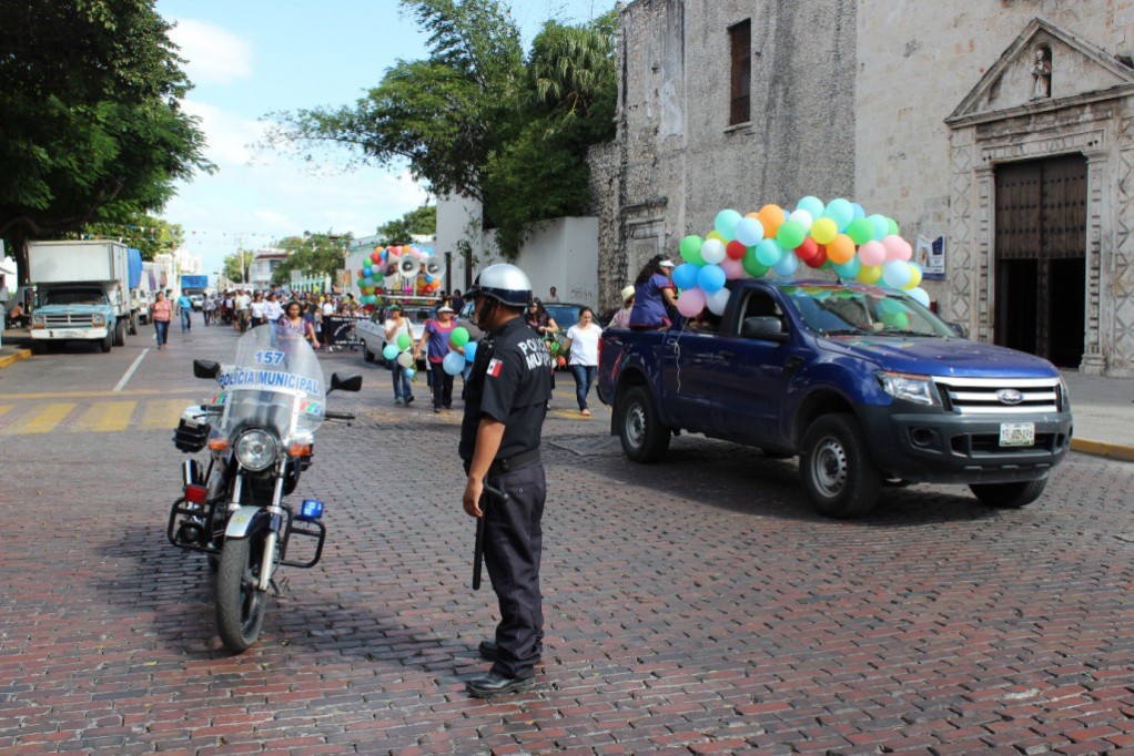 Policía de Mérida apoya a peregrinaciones 