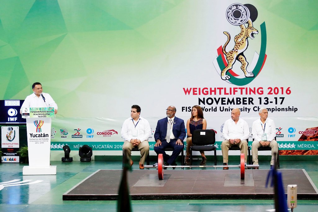 Campeonato universitario de halterofilia en Yucatán