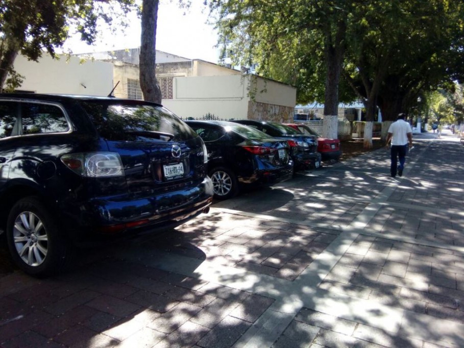 Paseo de Montejo, un estacionamiento público