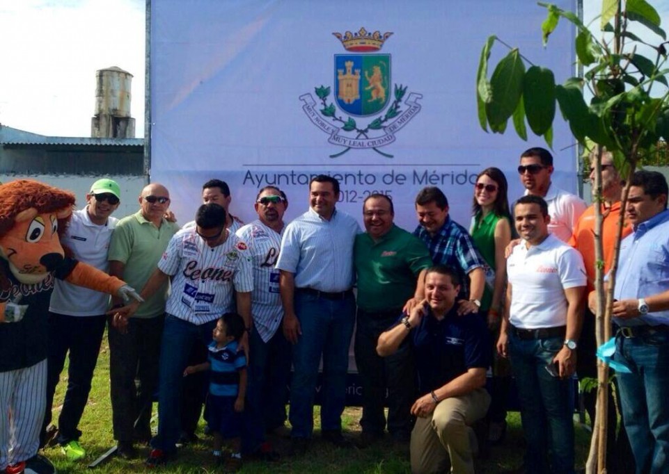 El Ayuntamiento y los Leones de Yucatán se unen para reforestar Mérida