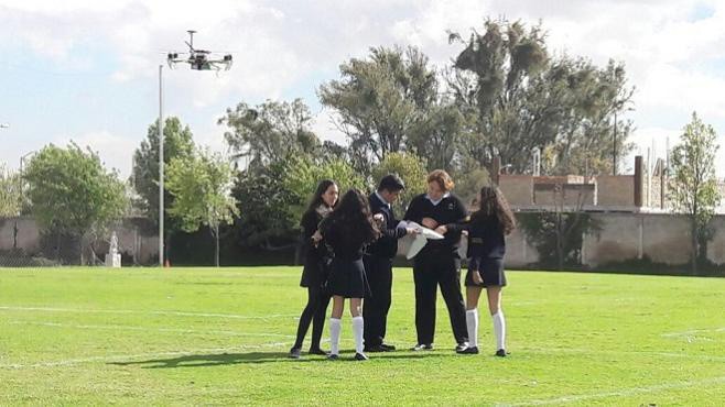 Presentan drones anti bullying