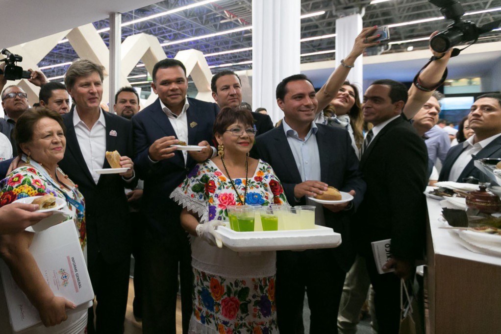 Cocineras yucatecas en el Tianguis Turístico 2017