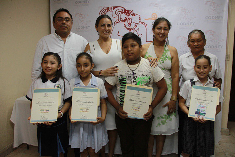 Premian a ganadores de cuento literario infantil