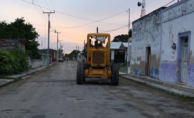 Reconstruyen calles en Sucilá