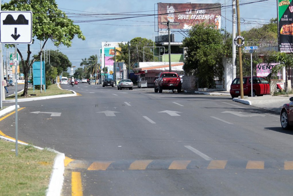 Reconstruyen avenida en la colonia Mérida