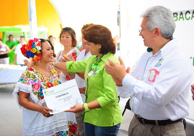 La Presidenta del DIF Yucatán encabeza clausura de actividades de Centros de Desarrollo Familiar.