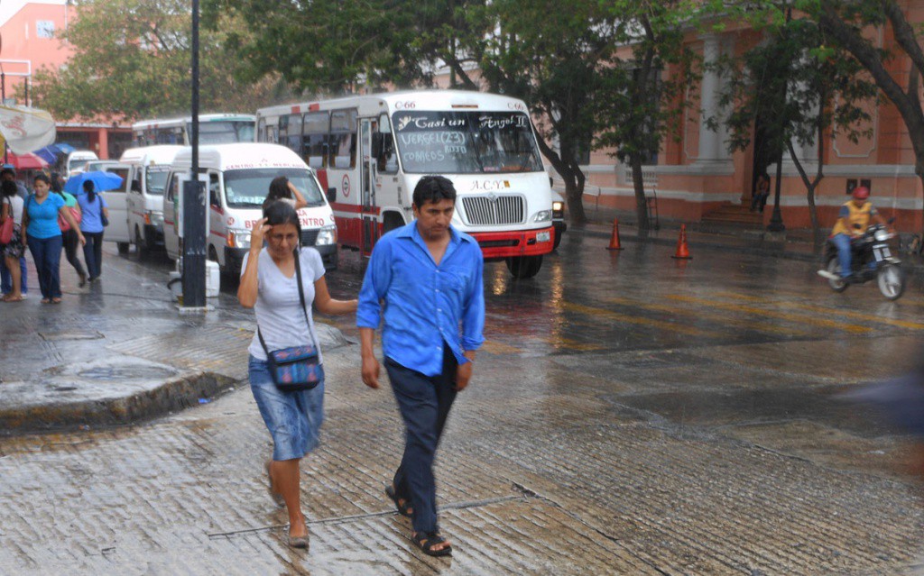 Harvey sigue dejando lluvia en Yucatán