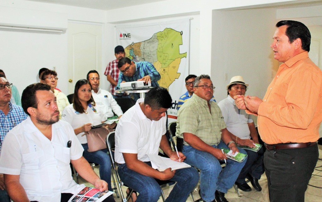 "Huacho" prepara gestión con alcaldes yucatecos