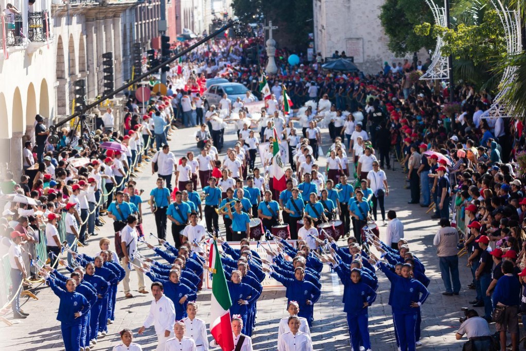 Más de seis mil participantes en el desfile Cívico-Militar