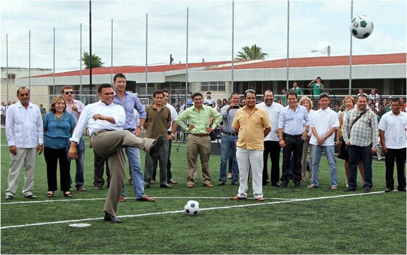 Inauguran cancha de Fútbol 7 en el Conalep Mérida I