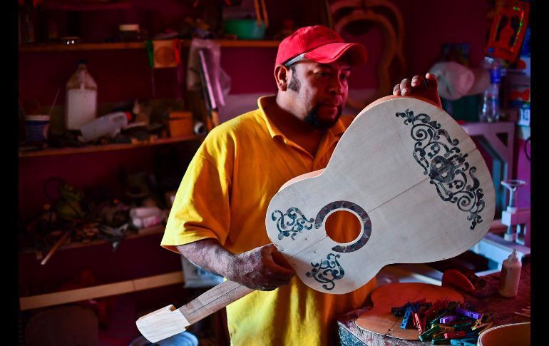 En Paracho ya se hace la guitarra de "Coco"