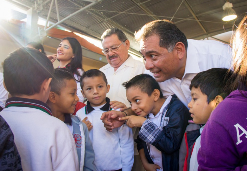 Niños y niñas yucatecos estudian "a tiempo"